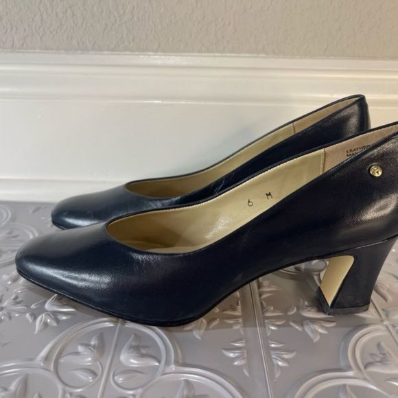 Brand NEW Etienne Aigner navy leather heels size 6 - Picture 6 of 7